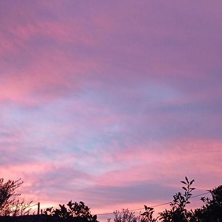 Апартаменты Sunset Rodhina Экстерьер фото